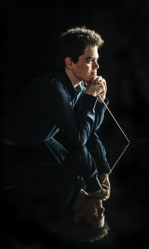 Lahav Shahani
Conductor-pianist
Photo: Marco Borggreve